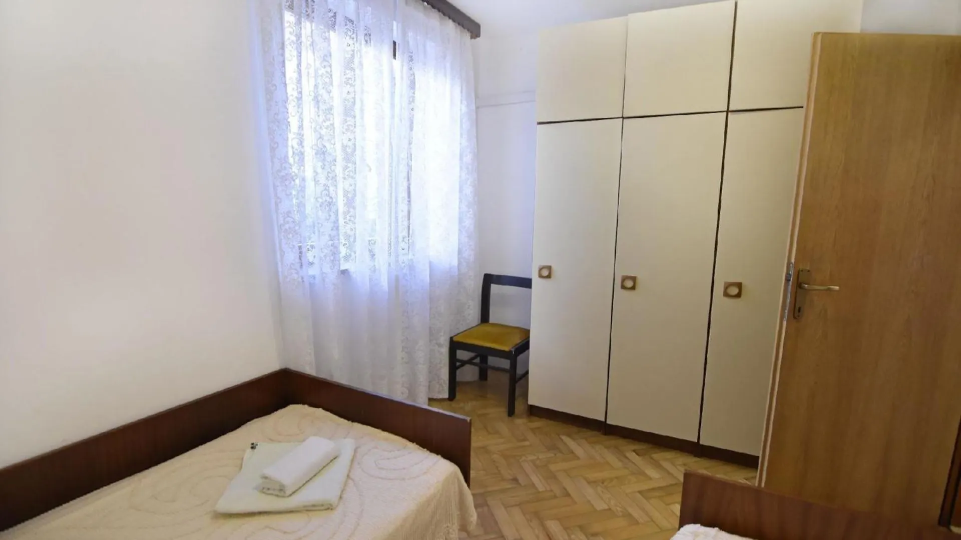 Apartment Mit Zwei Schlafzimmern In Strandnaehe Bašanija 0*,  Hırvatistan