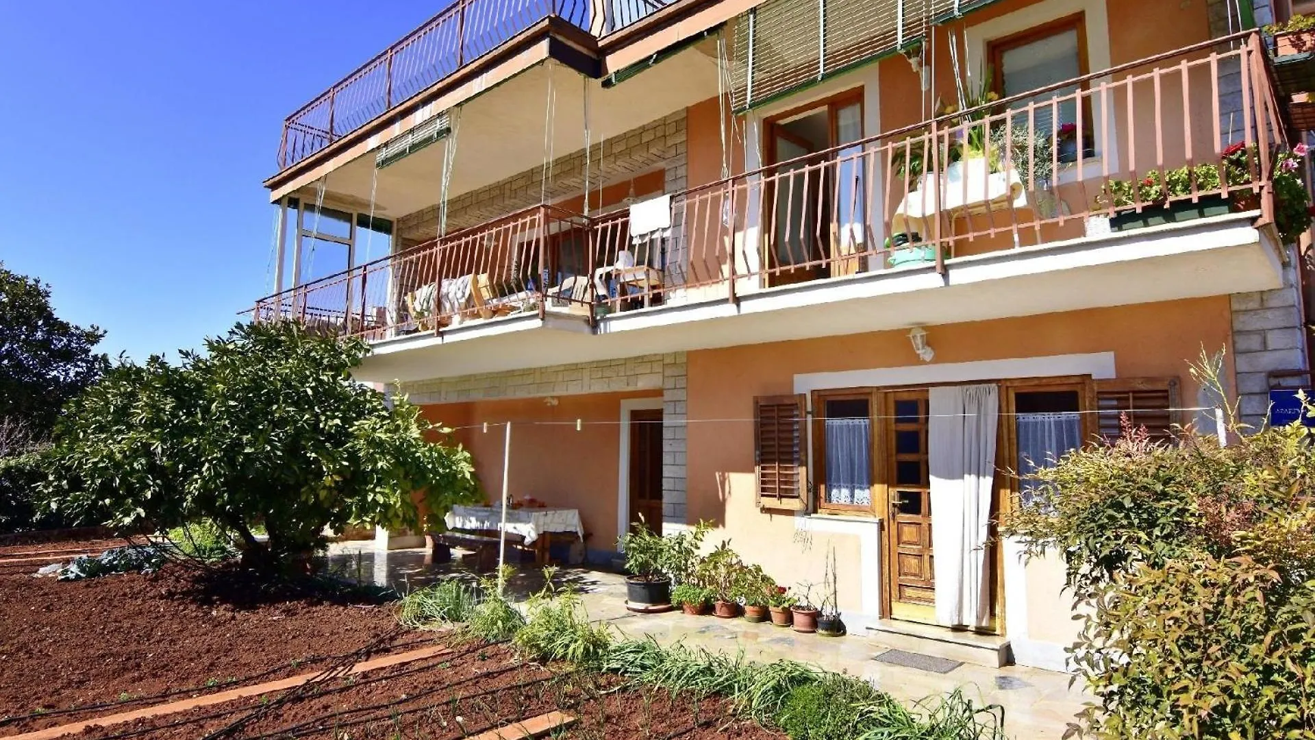Apartment Mit Zwei Schlafzimmern In Strandnaehe Bašanija Chorwacja